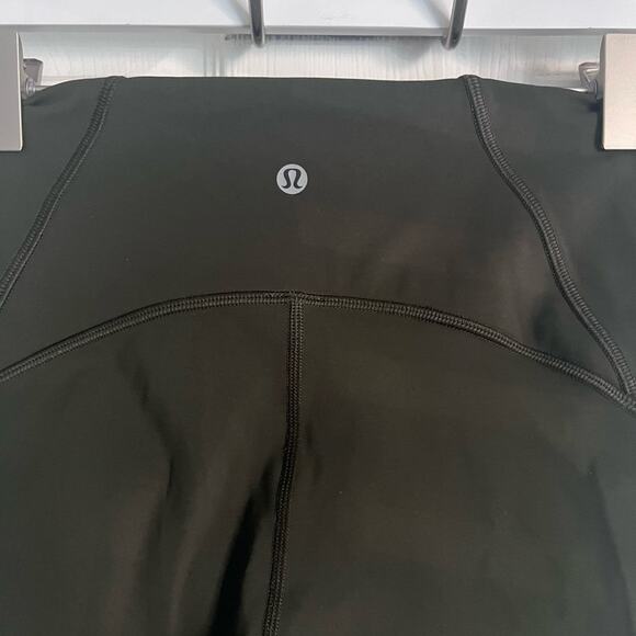 Lululemon Train Times Crop in Dark Olive Size 6 high rise mesh detail - Picture 5 of 6